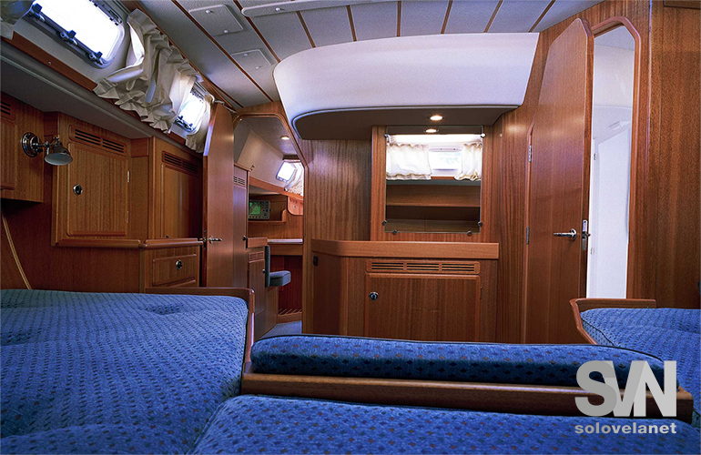 Hallberg Rassy 43, cabina di prua