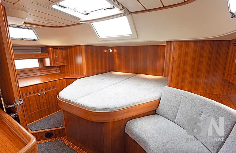 Hallberg Rassy 44 - cabina di poppa con letto centrale