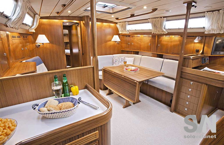 Hallberg Rassy 54,la dinette