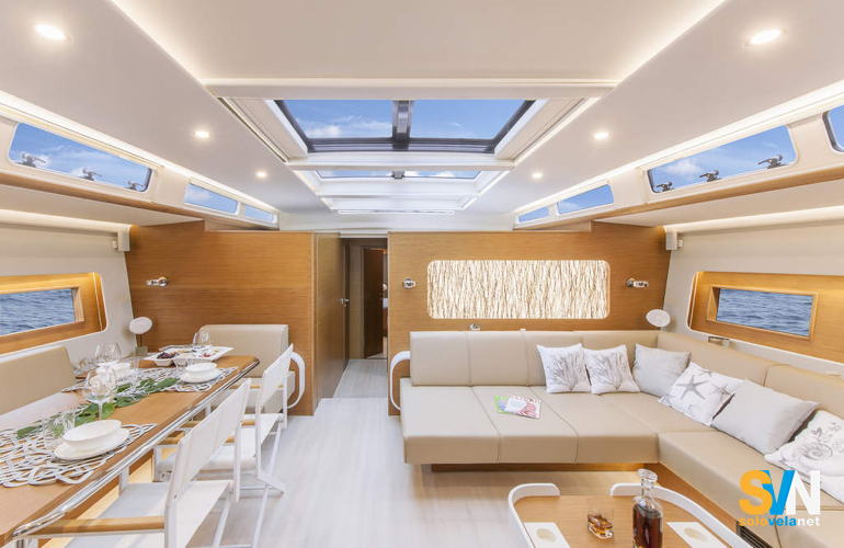 Hanse 675 : la dinette vista da poppa