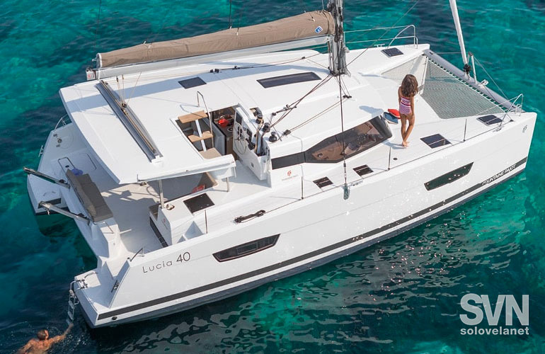 Fountaine Pajot Lucia 40