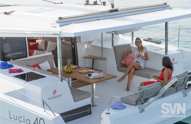 Fountaine Pajot Lucia 40