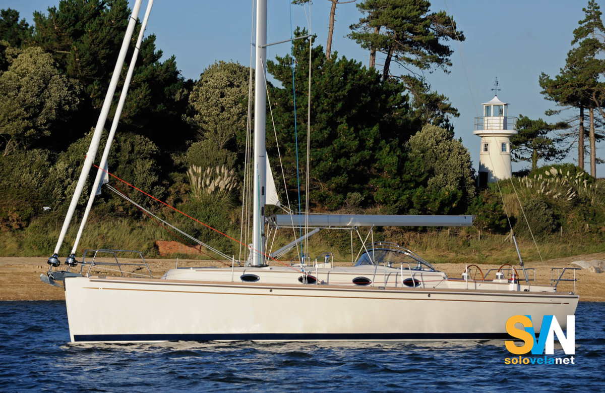 Il profilo del Moody 41 AC all'ancora