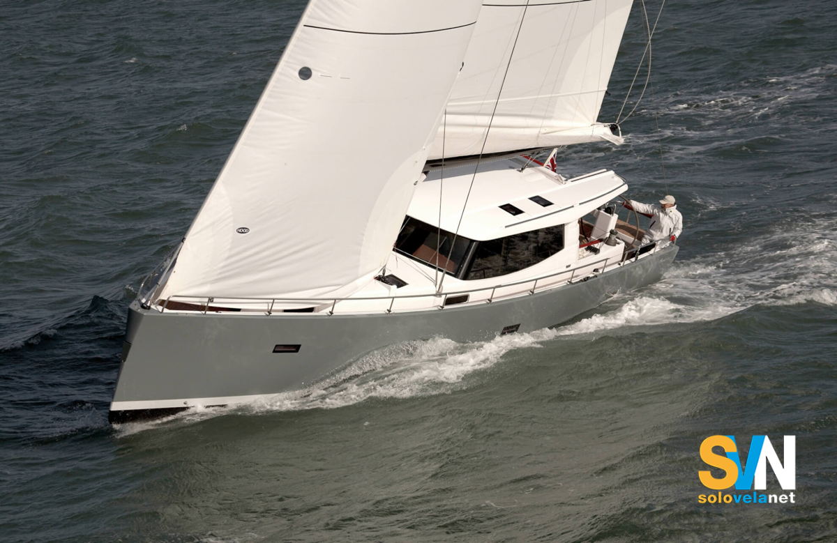 Il Moody 45 DS in navigazione visro da prua