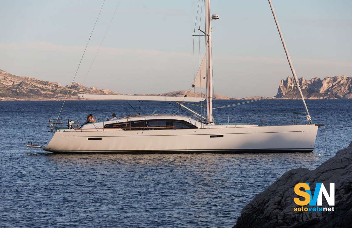 Il profilo del Pilot Saloon 58 all'ancora