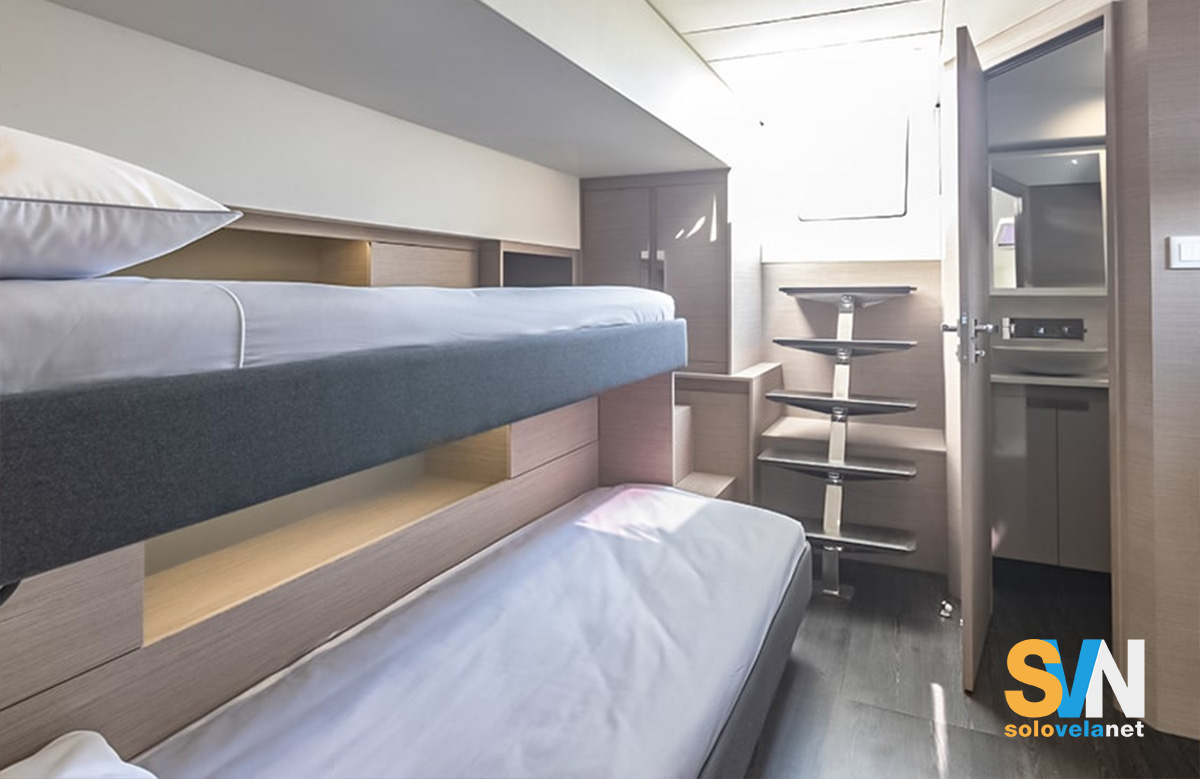 Cabina con letti a castello del Samana 59 con accesso diretto in pozzetto