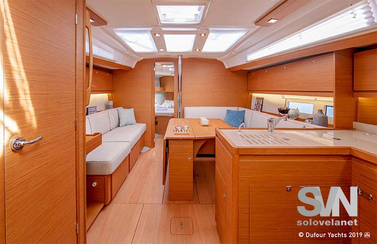 Dufour 390 GL - la dinette vista da poppa