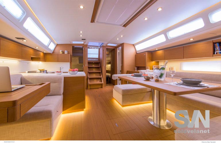 Grand Soleil 52 LC - la dinette