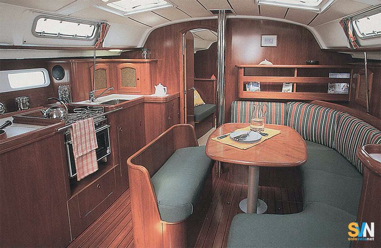 La dinette dell'Oceanis 411