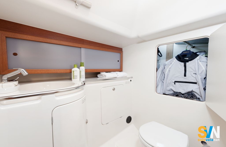 Dehler 35, il bagno