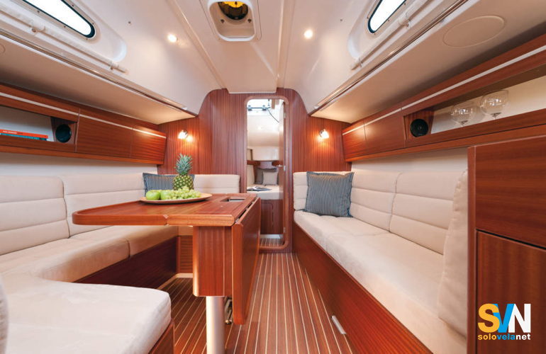 Dehler 35, il divano