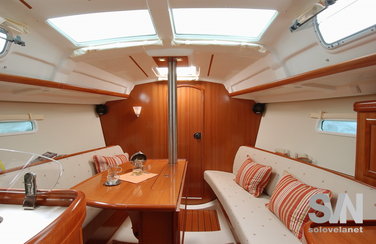Oceanis 323