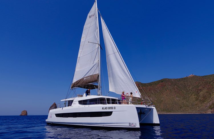 Balì 38 Catsmart, in versione charter. Il disegno esterno è particoalrmente elegante