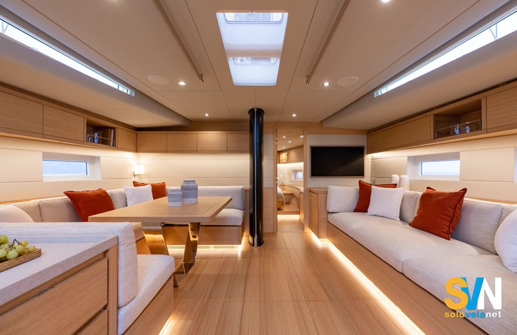 Grand Soleil 65 Performance, la dinette crea una atmosfera rilassante e estremamente piacevole