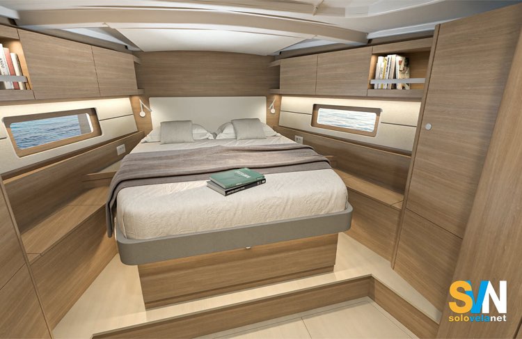 La cabina di prua dell’Oceans 47, come già lo era nel Oceanis 46.1 è veramente molto grande.