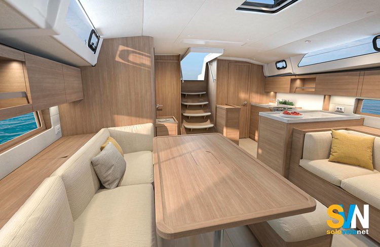 L’Oceanis 52 presenta in dinette una doppia divaneria con una grande cucina a C.