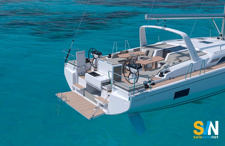 L’Oceanis 52 introduce per la prima volta la cucina esterna a poppa.