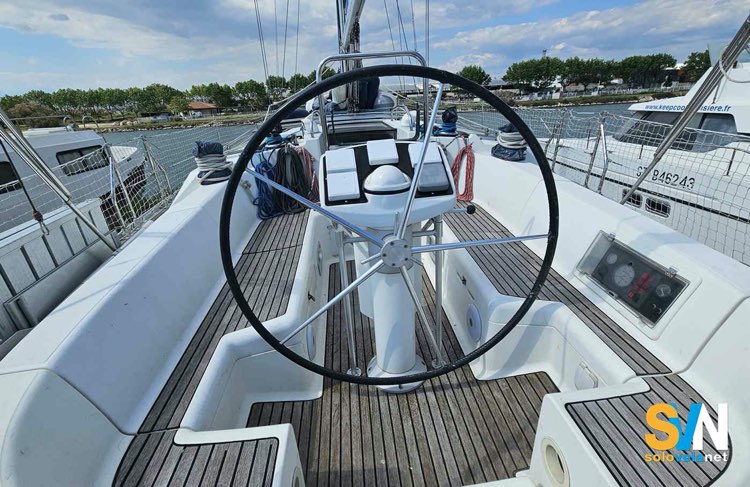 Sun Odyssey 42.1, il pozzetto con gli incavi per la ruota del timone