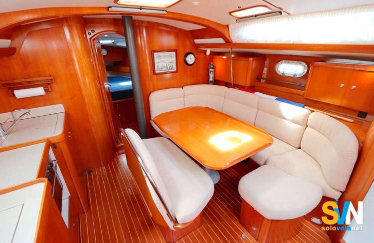 La dinette del Sun Odyssey 42.1