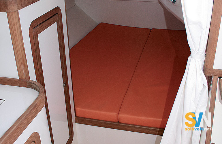Una delle cabine gemelle di poppa