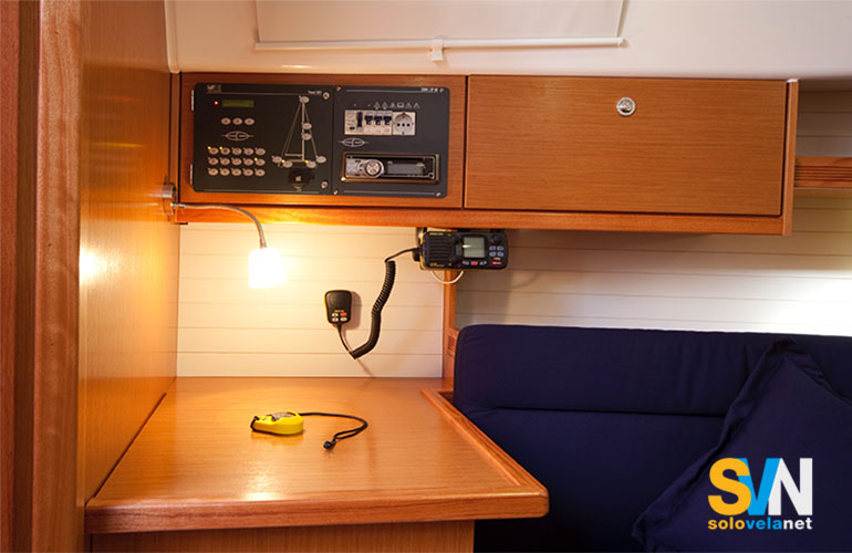Bavaria 32 Cruiser, il tavolo da carteggio