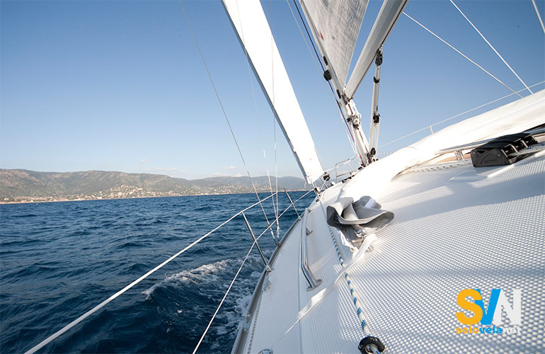 Bavaria 32 Cruiser, la tuga