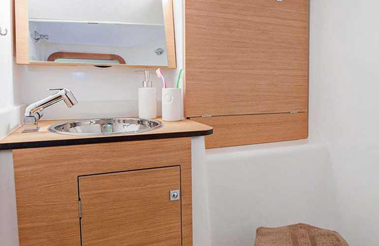Dufour 350 il bagno
