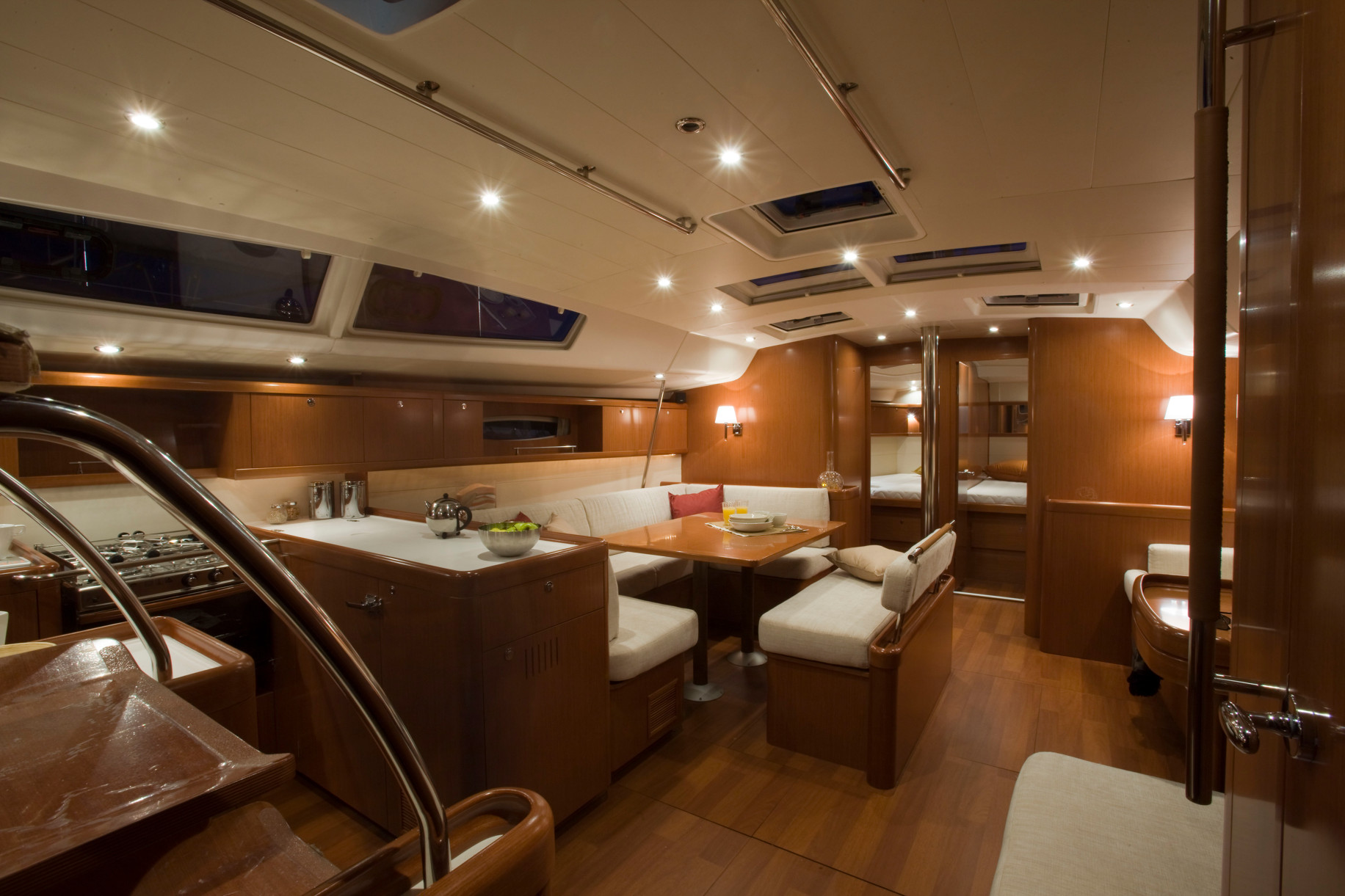 Oceanis 54, dinette