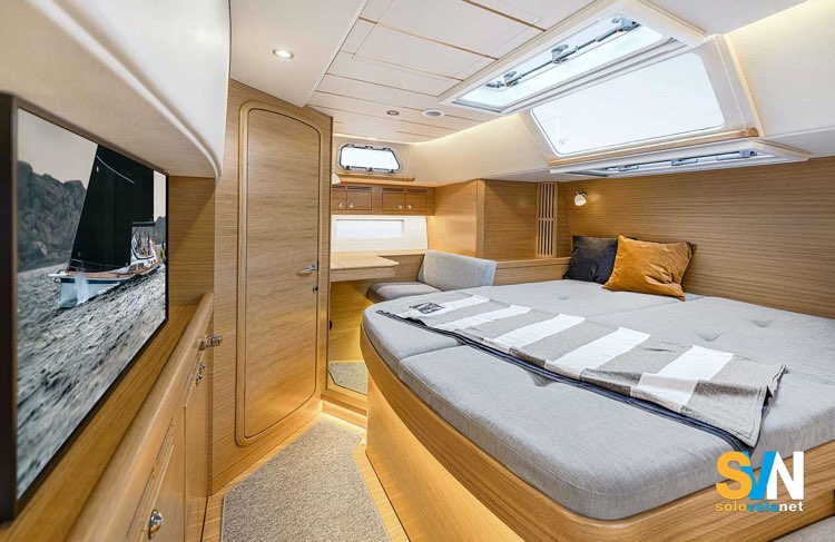 Una cabina dell'Hallberg Rassy 50