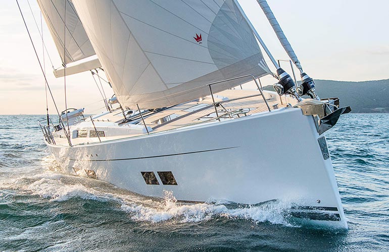 Hanse 588 di prua