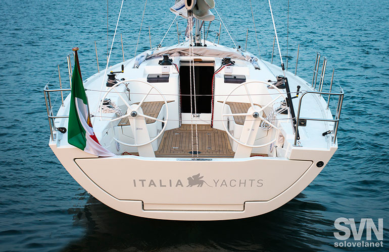 Italia 12.98, la poppa