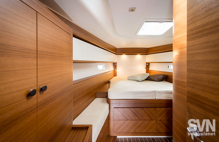 Italia 13.98, la cabina di prua