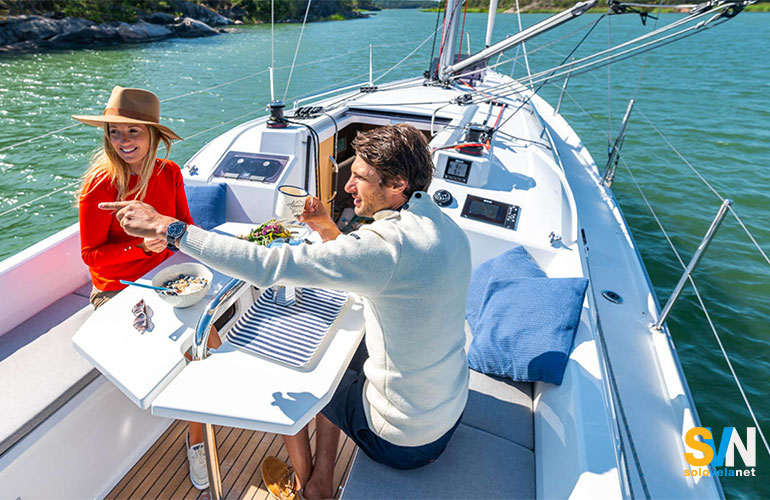 Oceanis 30.1, il pozzetto