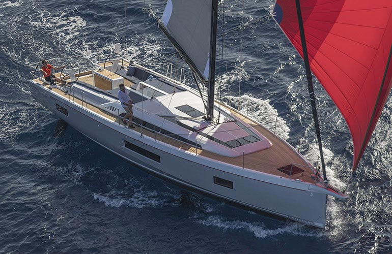 Oceanis 51.1 di prua