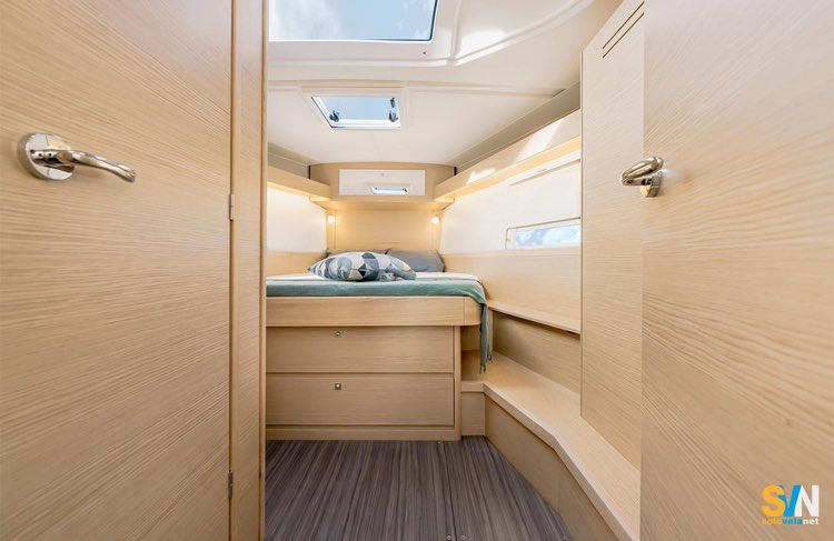 La cabina di prua del Dufour 430