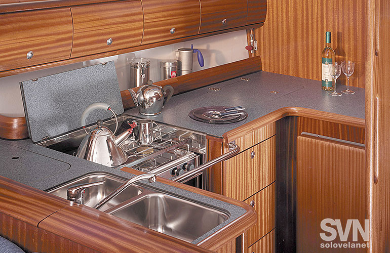 Bavaria 41, la cucina