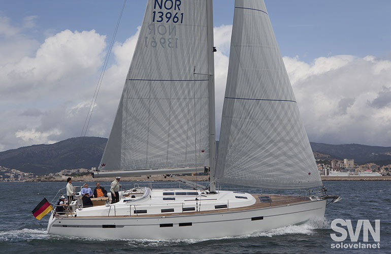 Bavaria 45 Cruiser in navigazione