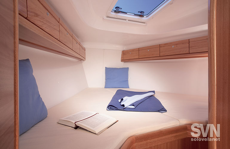 Bavaria 37 Cruiser, la cabina di prua nella versione a 2 cabine