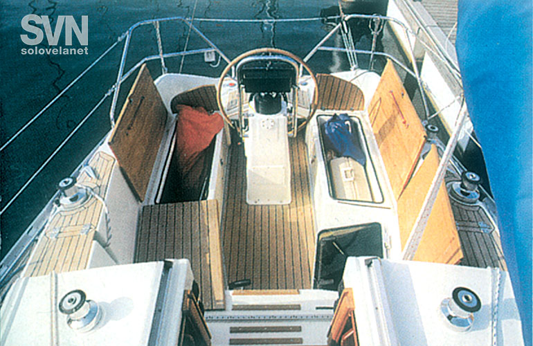 Bavaria 320, il pozzetto