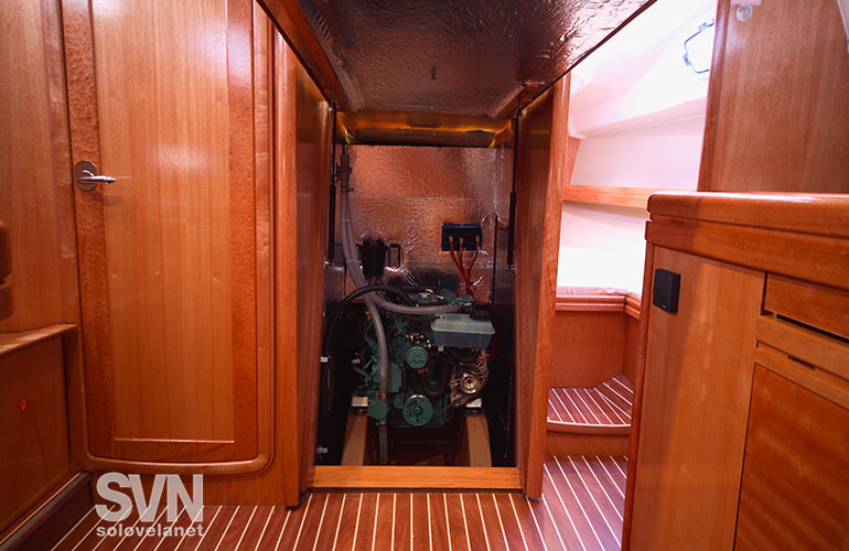 Bavaria 34 Cruiser, il vano motore