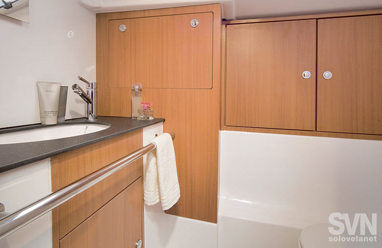 Bavaria 35 Cruiser, il bagno
