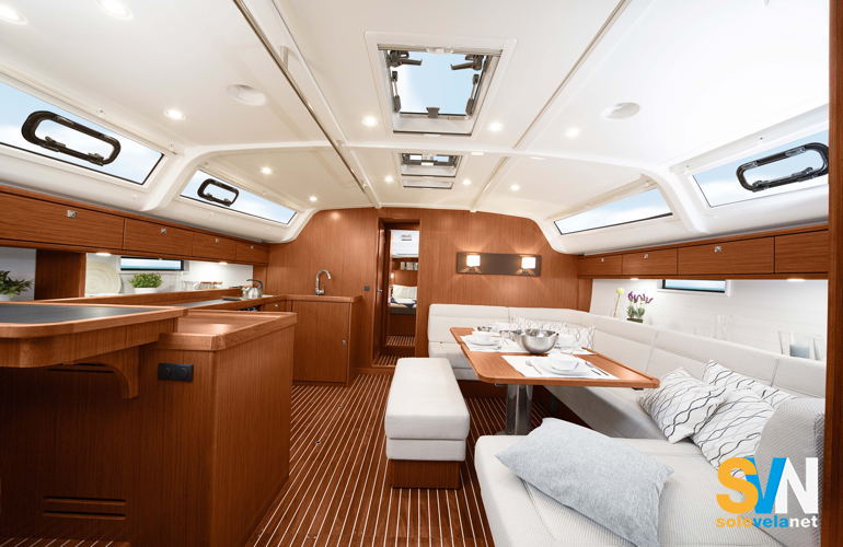 Bavaria 51 Criser, la dinette