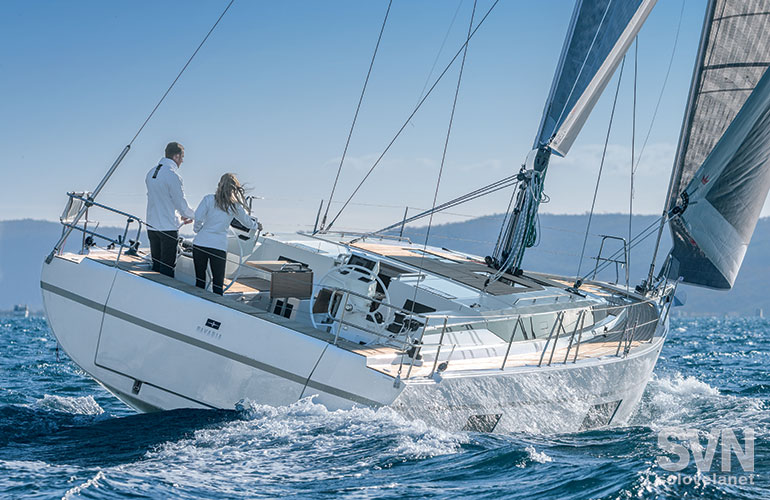 Bavaria C45, di poppa