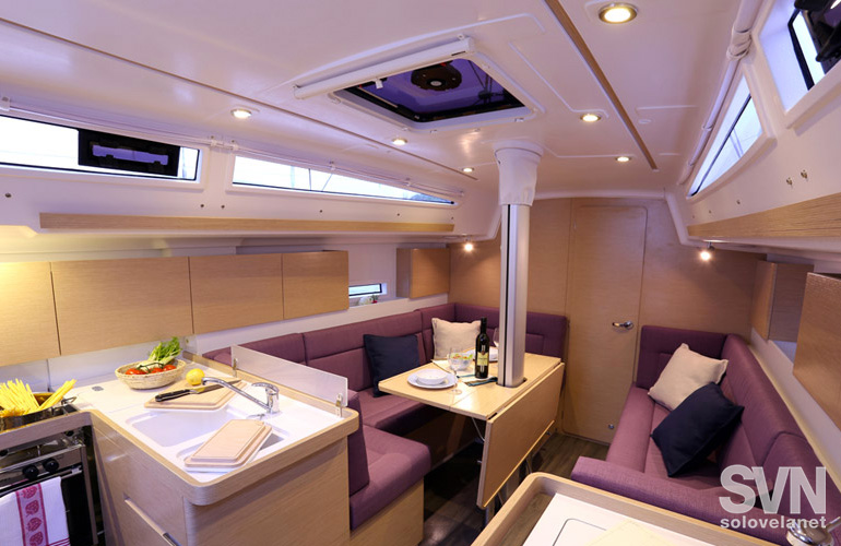 Elan E4, la dinette