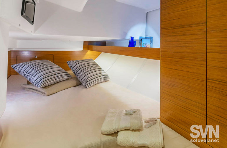 Elan E5, la cabina di poppa