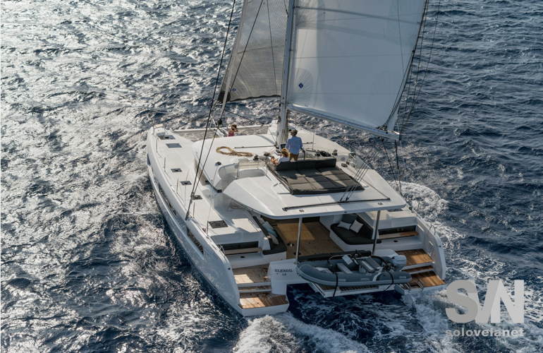 Lagoon 50, con vento medio