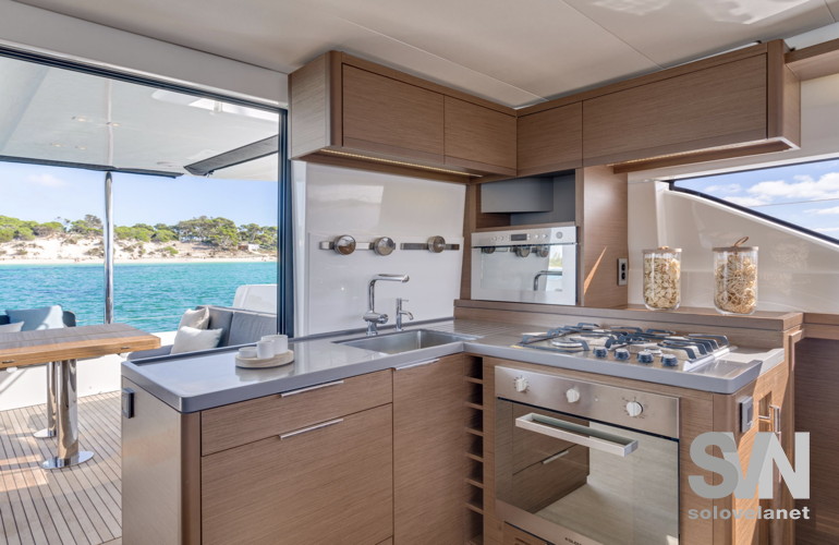 Lagoon 50, la cucina