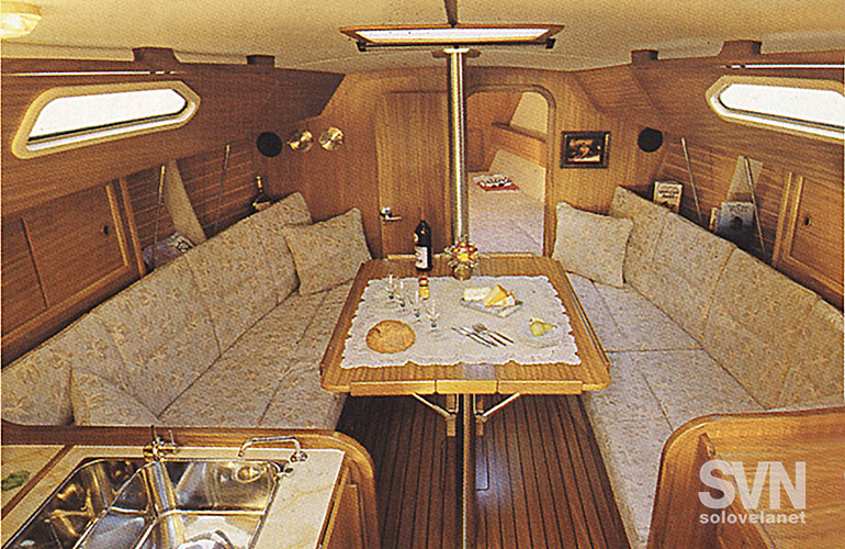 Elan 33, la dinette