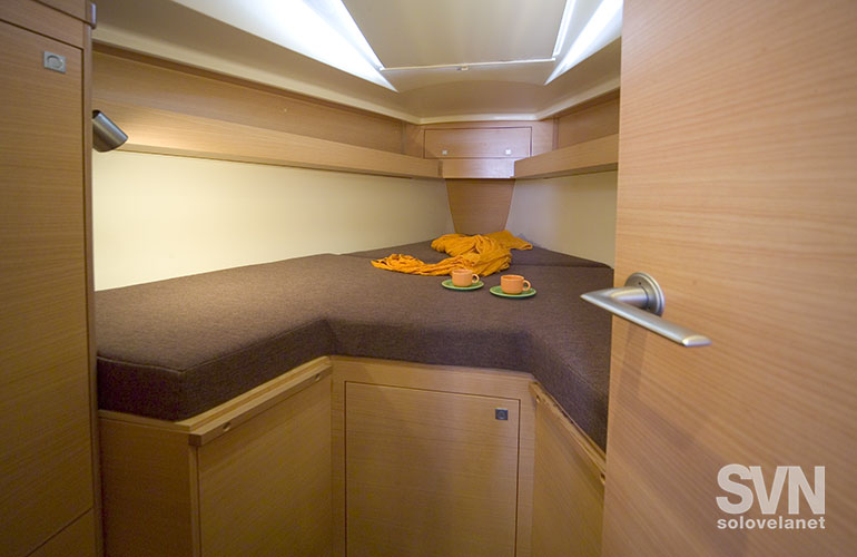 Elan 340, la cabina di prua
