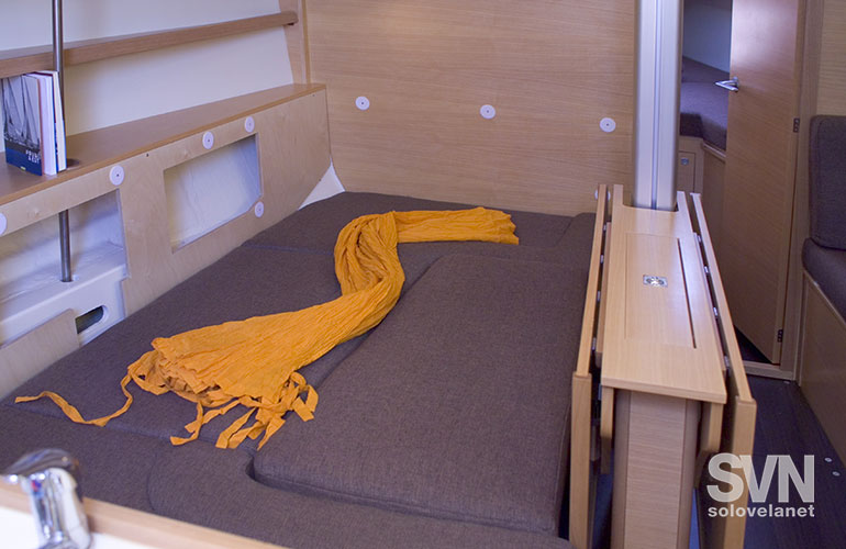 Elan 340, la dinette trasformabile